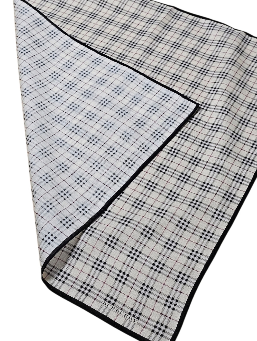 BURBERRY SCARF - Picture 9 of 13